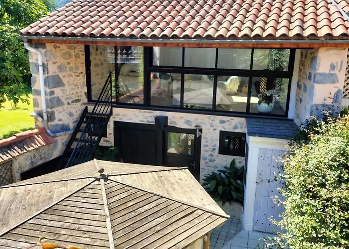 Bed and Breakfast Lecarreblanc 3*